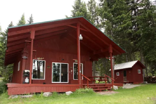 Mountain cabin just steps away from Ashley Lake