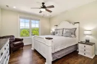 LAKEVIEW GETAWAY adjacent to Floating Mill Park
