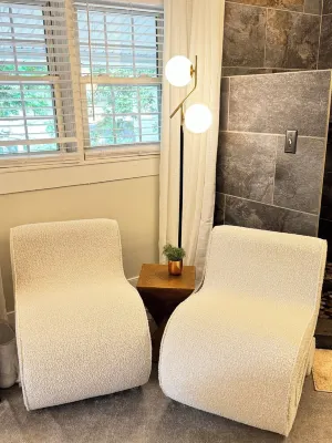 Downtown Walk to Eat/Shop/Ung-1Bd/1Bath Suite-Easy Park-Gold Museum 4 Min Walk