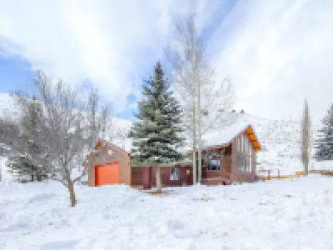 Enjoy the Best of Wyoming Hotels in Hoback