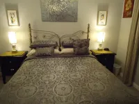 Beautiful Condo with Mountain View and Lush Gardens. Close to Major Attractions. Hotel a Riverside County