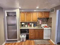 Small Welcoming Pet Friendly 1 bedroom Apartment Hotels in Cerro Gordo County