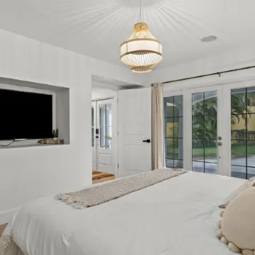 The Sunset Escape: Riverfront Elegance with Pool