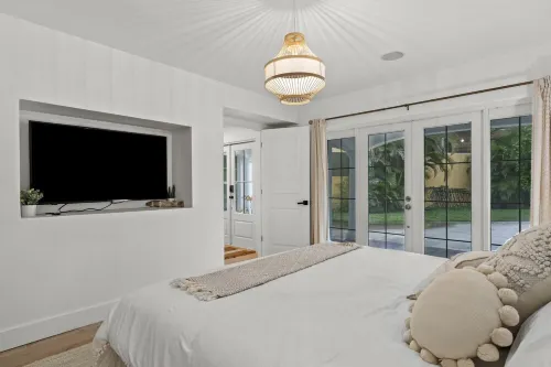 The Sunset Escape: Riverfront Elegance with Pool
