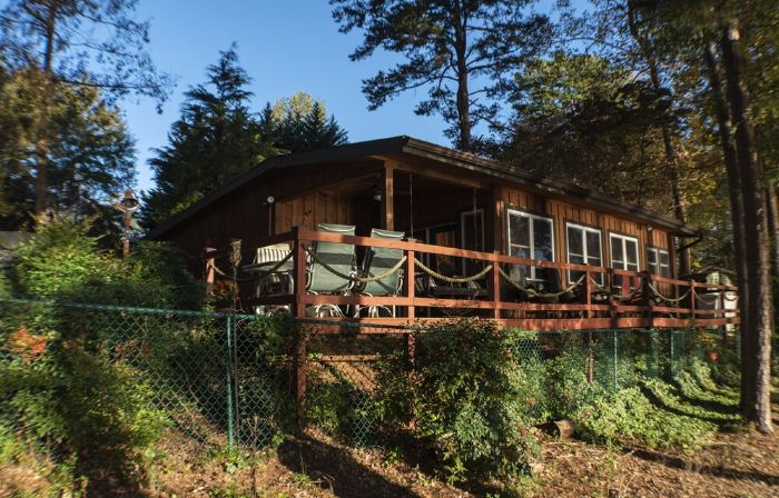 Contentment Cabin on Lake Hartwell
