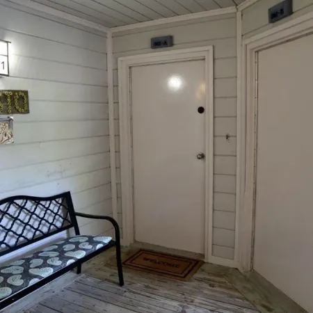 Plantation Nest-The Kerryman2. Screened porch overlooking 5th Tee Box