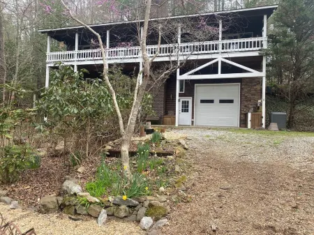 River Retreat on the Nottely river in Blairsville, GA. Fishing&Hiking Lic#033210