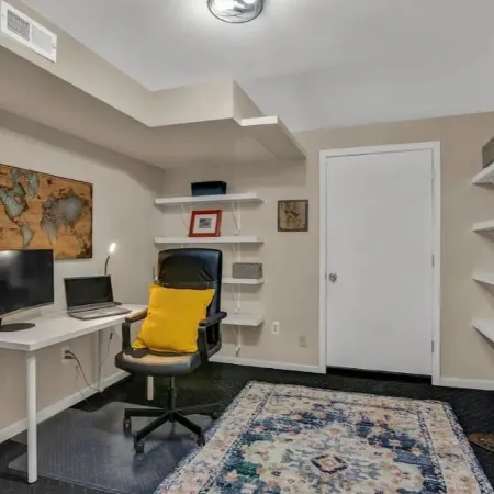 Entire 3-level, 3 BRM home w/King/Queen/Twin beds