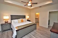 Simply Irresistible, Family & Pet Friendly, 5 Minutes to Lake & River Hotels near Camp Fimfo Texas Hill Country