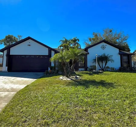 Home Near Themeparks,Lakes, Airports, Shops, Etc.