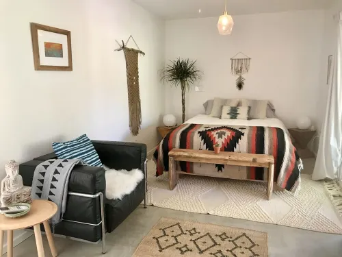 The Joshua Tree Hideaway w/ hot tub. Children and Pet friendly