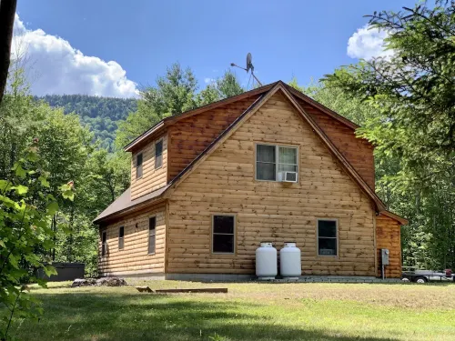 Riverfront Ski Chalet Cabin only minutes to Sunday River Resort & Trails Galore!