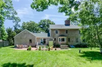 Great Family Home near Beaches and Marina! - Homestays
