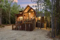 Pet Friendly 1 bedroom cabin- Come relax behind the pine curtain - 4-Star