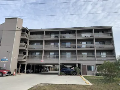 Steps Away From Garden City Pier And Beach! Hotels near The Boutique