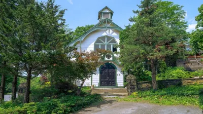 Historic Church Home in Woodstock/Saugerties 스피드웨이 주변 호텔