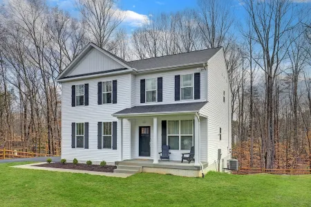 Modern Family Home 2 Minutes to Lake Anna - Hot Tub Installed on 11.14.25!