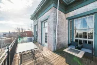 Historic Downtown Loft, Private Deck with View and outdoor Firepit