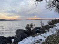 Valley View Lakehouse - Fully updated, dog friendly and beautiful lake view!