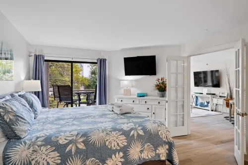 VILLAMARE 3220 - BEAUTIFUL NEW MODERN Re-Model views of Courtyard, POOL & OCEAN!