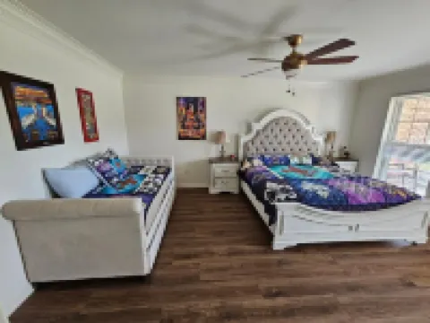 CAJUN OASIS 6br Retreat w/ pool 3mi from Casinos and Interstate 210