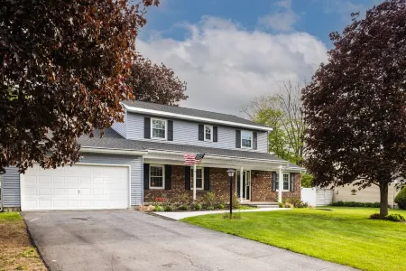 Heated Pool Open Memorial Day I Game Room I Firepit I Close to Track