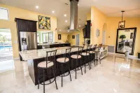 New Palm Tree III - Free Heated Pool/Spa ( Kayaks, Paddle boards, and bikes) Hotels in Apollo Beach