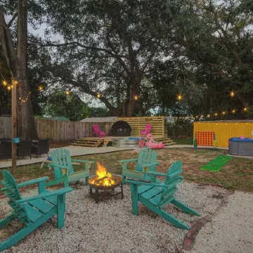 Super Fun Family Bungalow - Hot Tub - Yard Games - Seasonal Cowboy pool