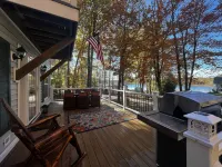 Beautiful, Fully Renovated Shellcamp Lake NH Home with private dock