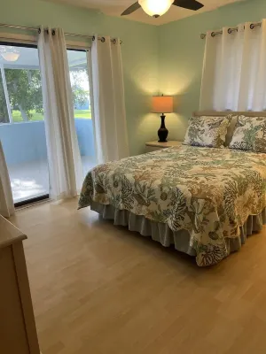 Close to beach ! 3 Bdrm , 2 Bath - Duplex