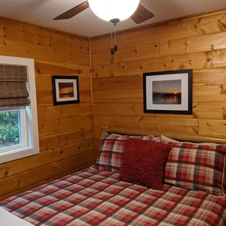 Private lakefront cabin on beautiful Munuscong Bay