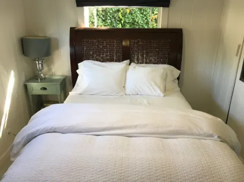 End of the Point - Cottage - - Book Now for the 2026 World Cup - -