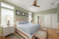 Family Beach House 4Br with Heated Pool and Spa.  Only 200 Steps to the Sand! - ジャグジー