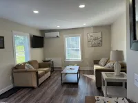 Discover Oakland charm near Colby College 10 min