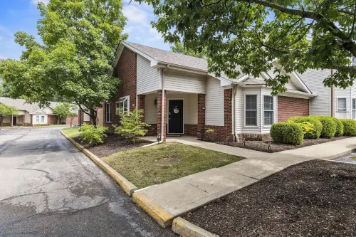 Castle Glow - 2Br - BBQ Gr - Walk to Kroger Field