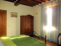 YELLOW APARTMENT -Farmhouse whit Poll, Air conditioning, in the heart of Tuscany