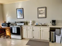 Charming 3rd Floor Walk-up River View