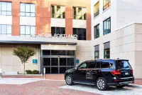 AC Hotel Portland Downtown/Waterfront, ME Các khách sạn gần University of Southern Maine
