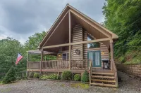 Hot Tub+River Views, Grill, Fireplace! Mtn Views, Private, 5 Min to Burnsville!