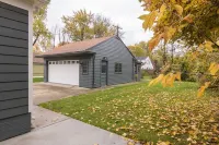 Elegant Large Home with Modern Amenities for 8 in N. Royal Oak near Birmingham!