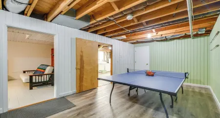 Riverfront Virginia Home - Dock, Fire Pit & Kayaks