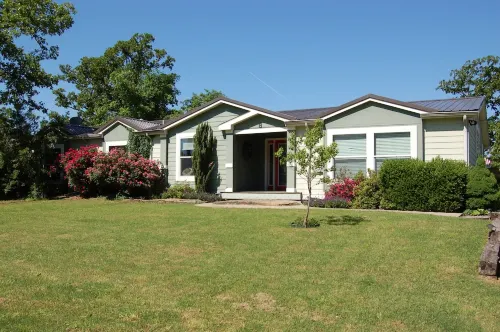 Beautiful Lakefront Home At Sunset Shores