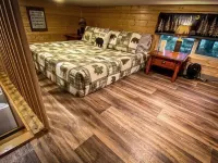 Rivers Edge A River Front cabin with Majestic Mountain View’s