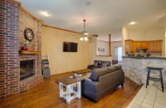 Space and lots of Comfort with 2,400 sq ft!