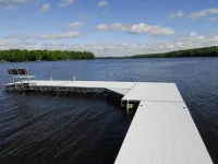 500' Lakeshore, 2 Docks, Sand Beach, Sleeps 10, A/C, Pontoon Boat for Rent Hotels in Hunter