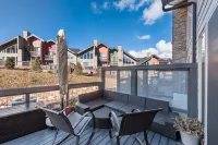 Family friendly 3 bdrm, hot tub, close to Canyons Village, interior designed