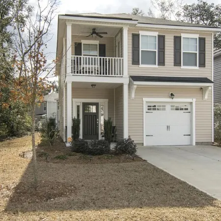 ~BEAUTIFUL HOME NESTLED IN THE PERFECT TOWN~