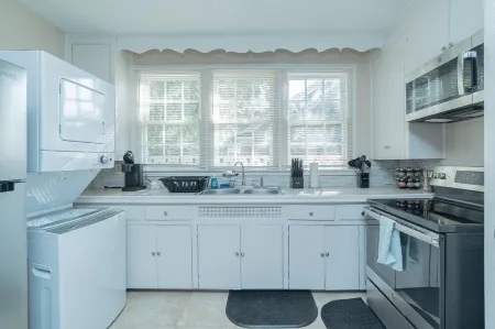 Serene Retreat: Charming 1BR/1BA Apt Close to DT