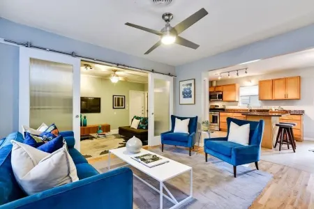 Your East Austin hideaway! Отели рядом с достопримечательностью «Остин Хинду Темпл & Комм Сентер»