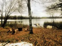 Quiet Lakeside log cabin with teaching/studio space available for retreats.